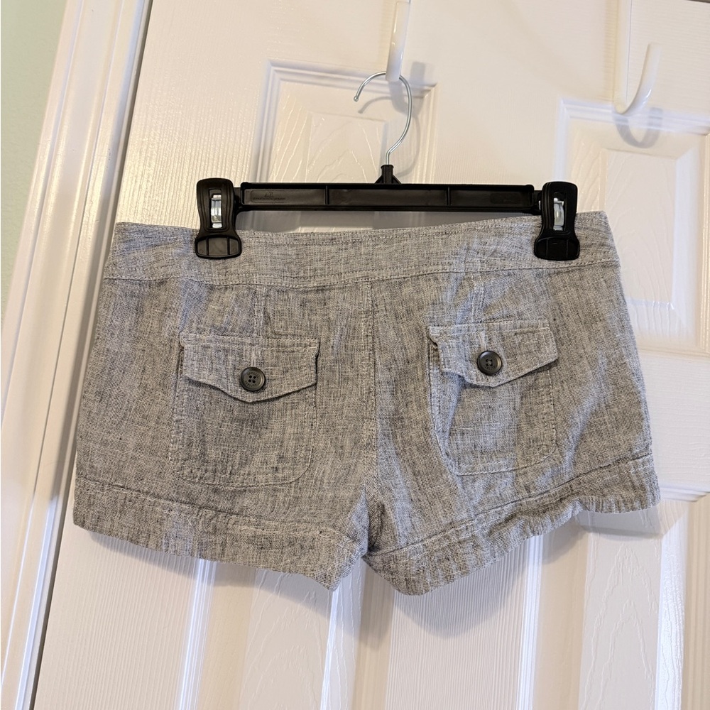 Express Gray Fabric Women's Button-Accent Shorts Size 0 - Picture 2 of 7